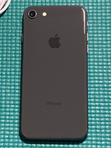 Apple iPhone 8 - 64GB - Space Gray (Unlocked) A1863 (CDMA + GSM) - Afbeelding 6 van 9