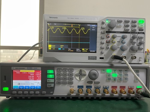 Agilent 81150A Pulse Function Arbitrary Noise Generator w/ Opt 002 _0929 - Picture 12 of 24