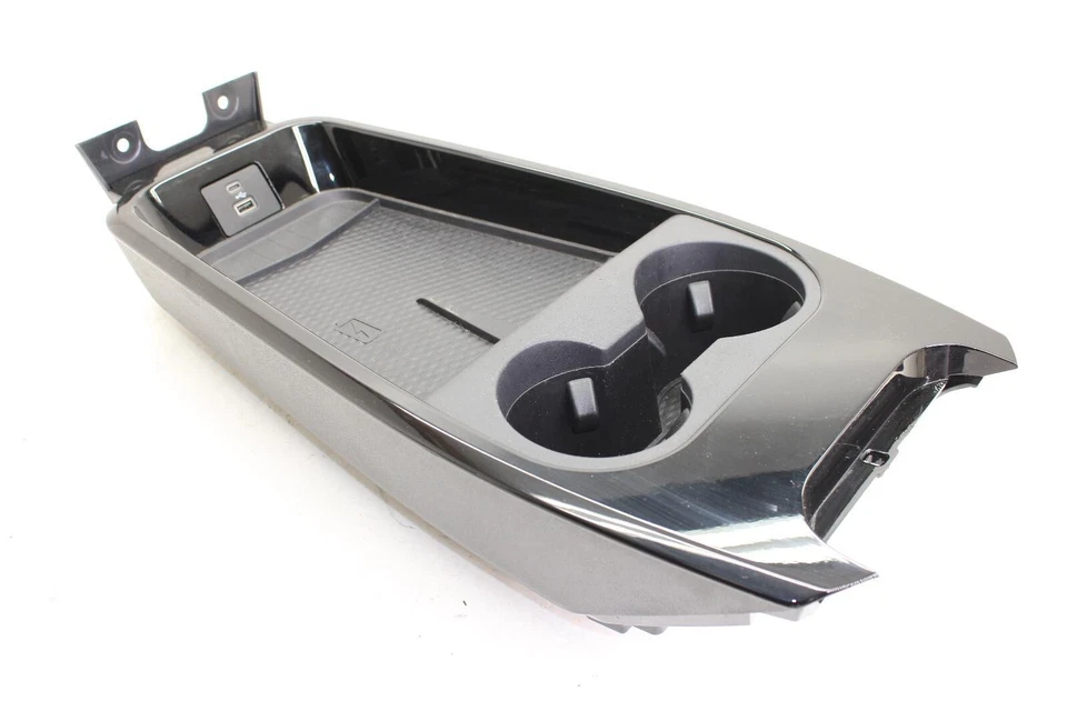 21-24 Ford Mach-E Center Console insert with Wireless Charging Station Foto 4 de 4