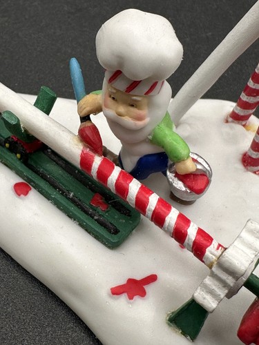 Dept 56 Earning Their Stripes North Pole Series 2006 ELFS - Picture 12 of 16