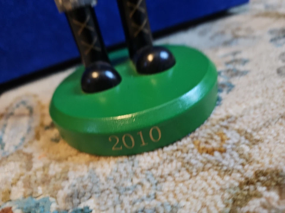 美国陆军迷彩士兵 2010 木制胡桃夹子 14 英寸高限量版 — 第 2/4 张图片