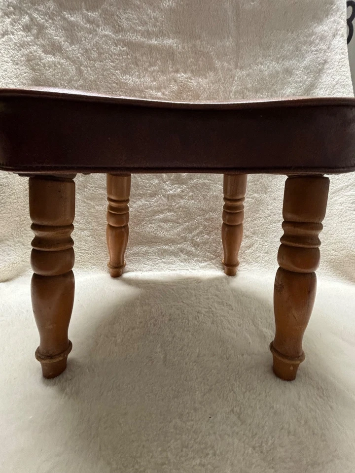 1960’s Kidney Bean Shaped Vinyl Foot Stool VINTAGE very cool piece of history - Image 2 of 4