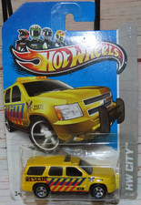 Hot Wheels 2013 HW City '07 Chevy Tahoe #13/250 Emergency Rescue