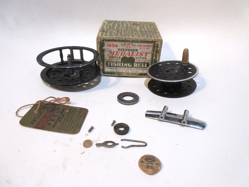 Vintage Pflueger Medalist 1494 Fly Reel w/ Sculpted Pillars PARTS ONLY