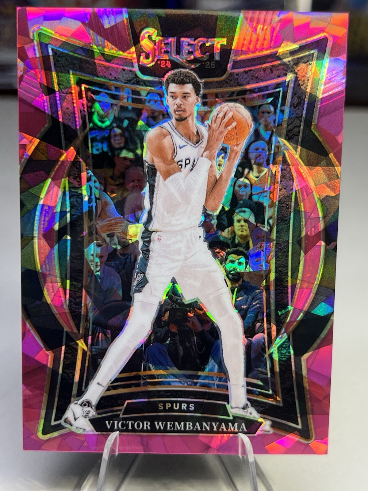 Victor Wembanyama 2024-25 Select Concourse Pink Cracked Ice Prizm /99