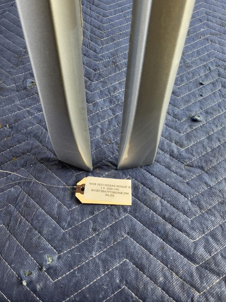 Bagagem de teto Nissan Rogue 2023 direita e esquerda USADA FABRICANTE DE EQUIPAMENTO ORIGINAL 21-23 - Imagem 3 de 4