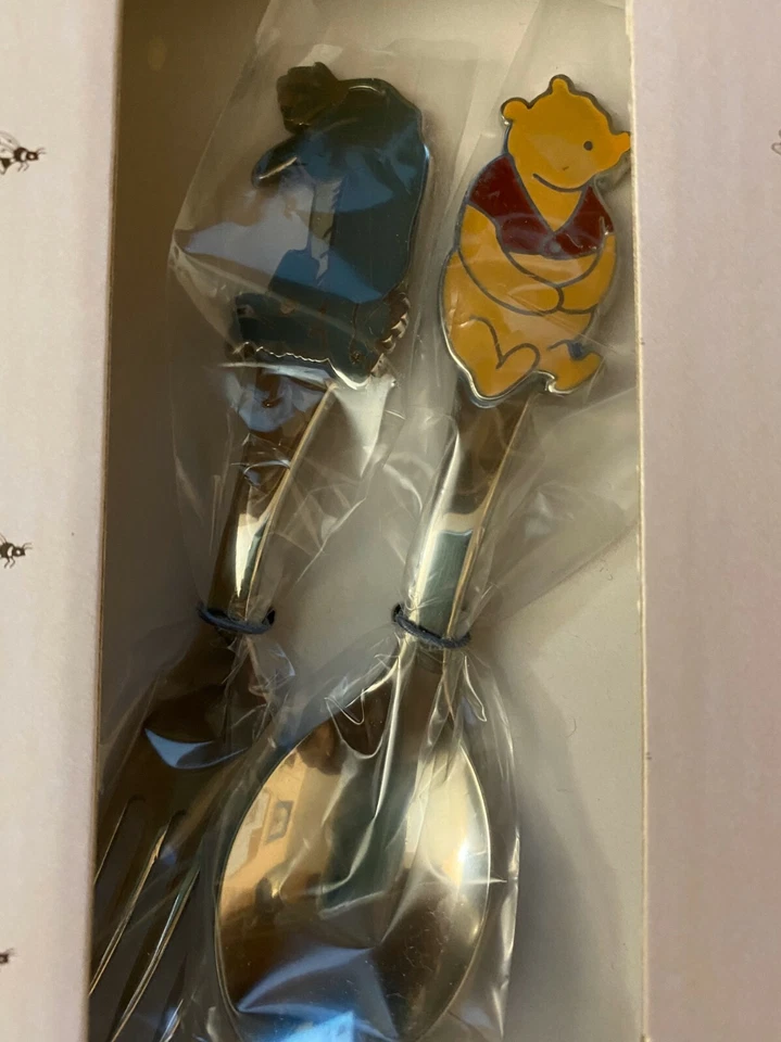 Plato Pooh clásico Reed & Barton para bebé - Tenedor y cuchara de acero inoxidable Foto 3 de 4