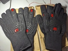 Meater Mitts Heat Resistant BBQ/Oven Gloves up to 572°F 2 Pair Total Brand New 