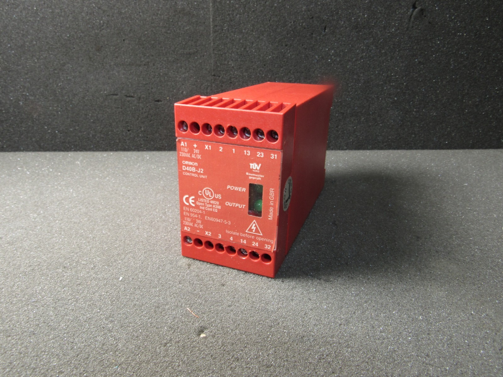 Omron D40B-J2 Temperature Sensor 2NO/1NC 24V AC/DC