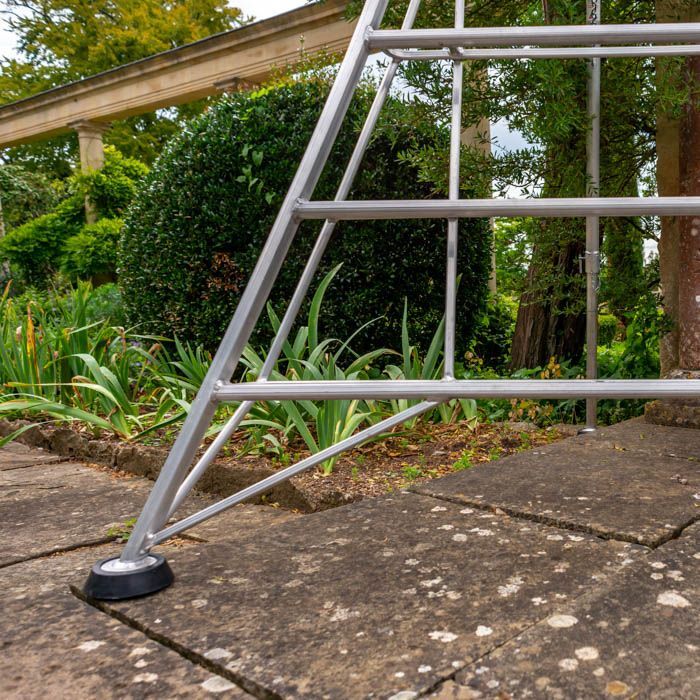 Henchman Platform Tripod Garden Ladder 1 Leg Adj 4 Sizes FREE