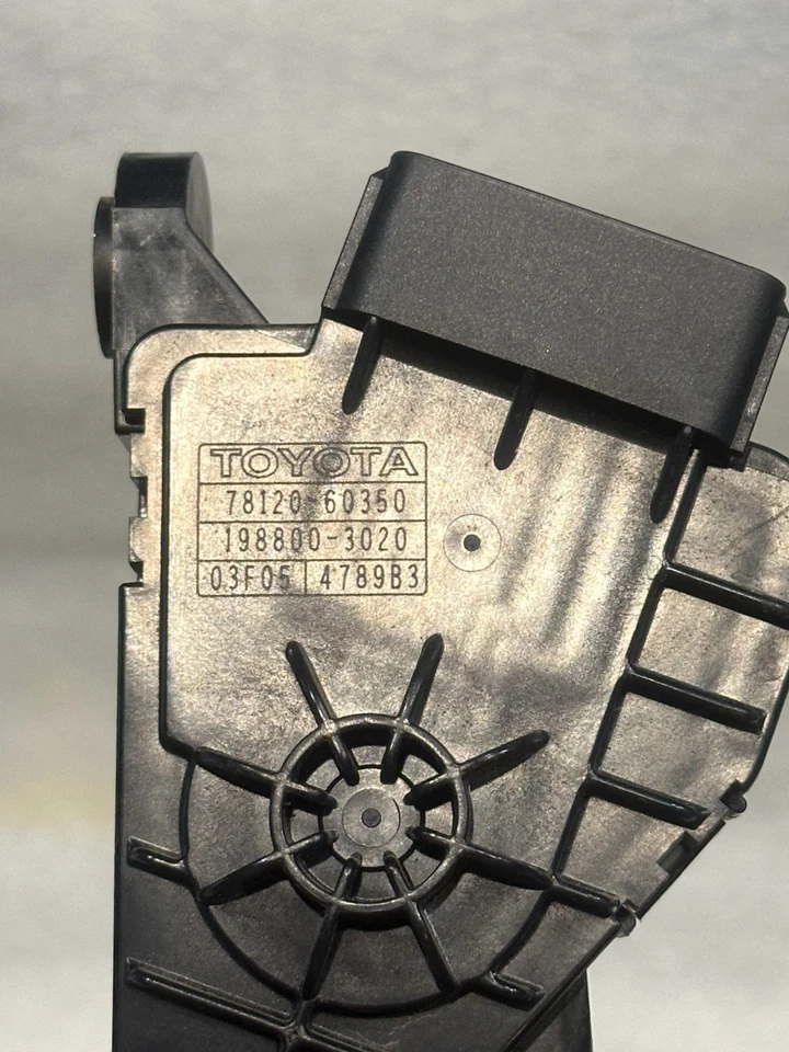 03-09 LEXUS GX470 ACELERADOR ACELERADOR PEDAL ACELERADOR OEM. Foto 4 de 4