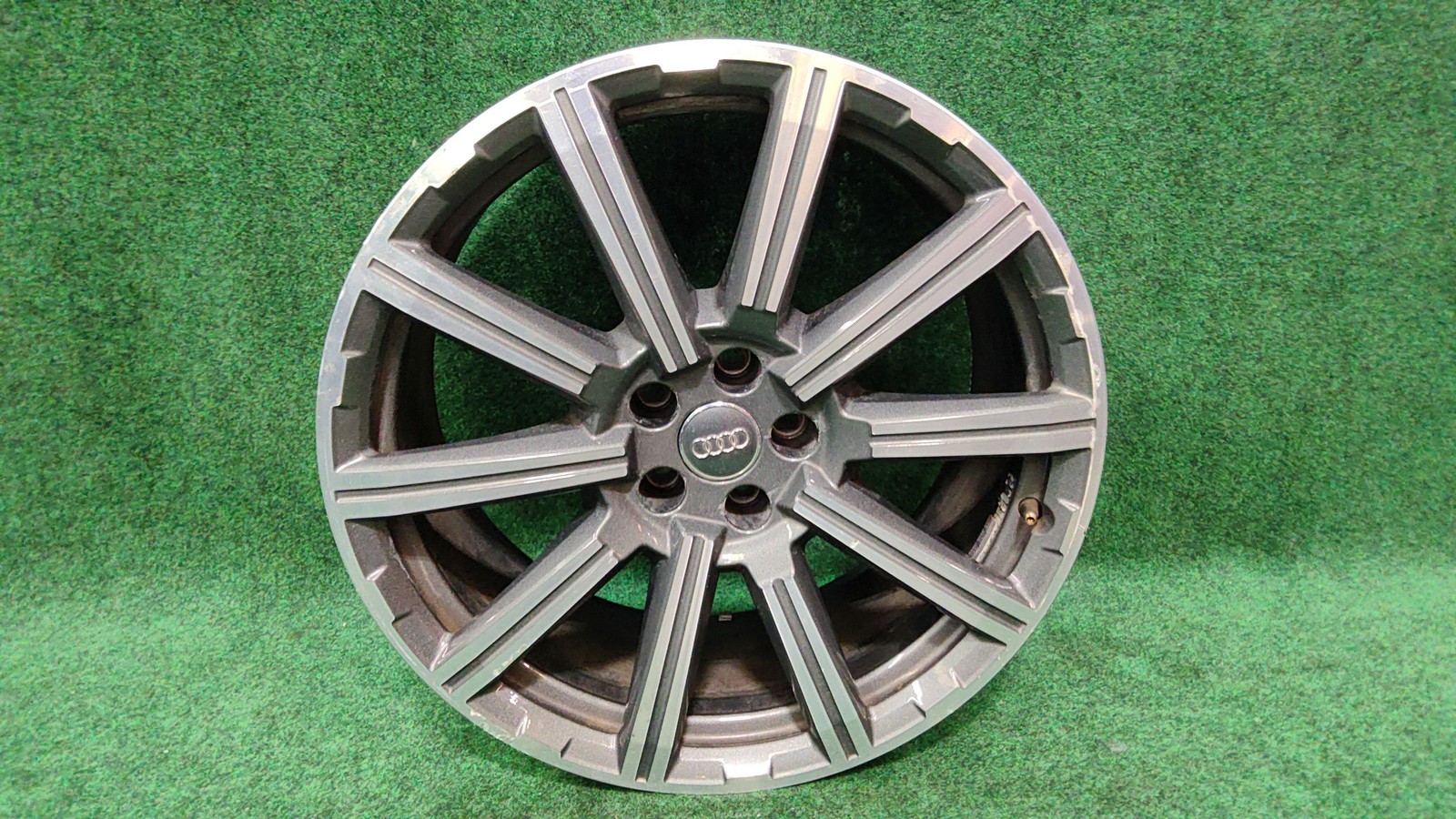 Audi 10-Spoke Wheel Rim 20x9j Oem 4m0601025ae Original
