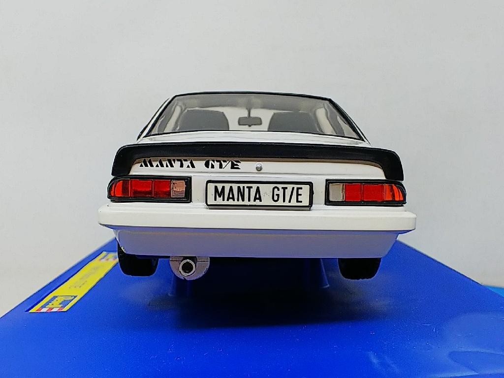 Revell 1/18 Opel Manta GT/E 939245 | eBay