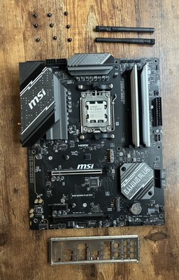 Gaming Combo (MSI B650 Gaming Plus Wifi, Ryzen 7 7800X3D, 360mm