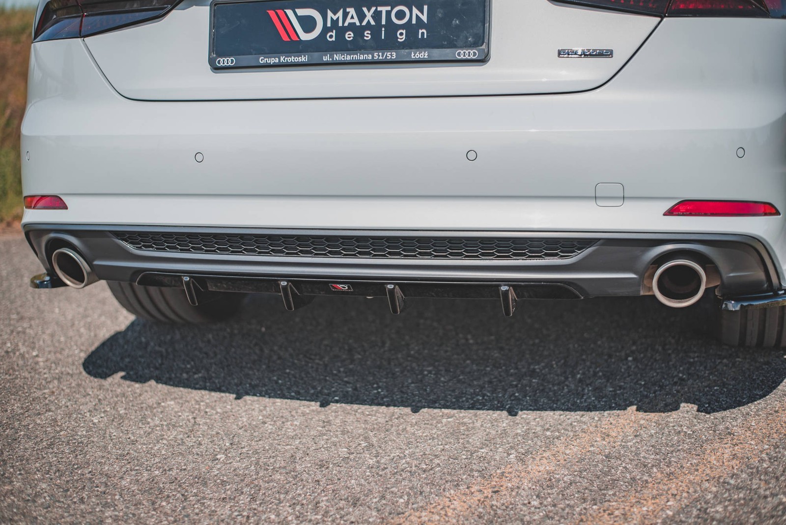 Rajout de pare-chocs arrière Maxton pour Audi A5 S-Line F5 noir brillant