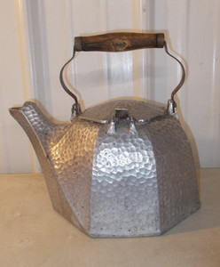 Vintage Wagner Ware 5 QT Hammered Aluminum Kettle Teapot Wood Handle HINGED LID
