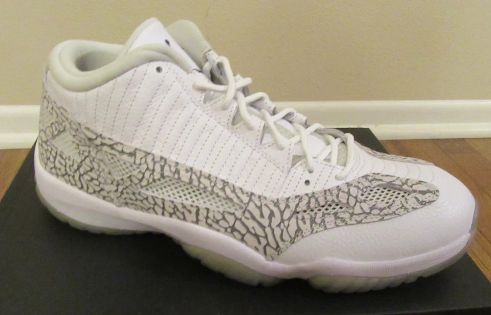 Nike Air Jordan 11 Retro Bajo IE Talla 11.5 Blanco Cobalto Zen Gris 306008 102 Nuevo Foto 3 de 4