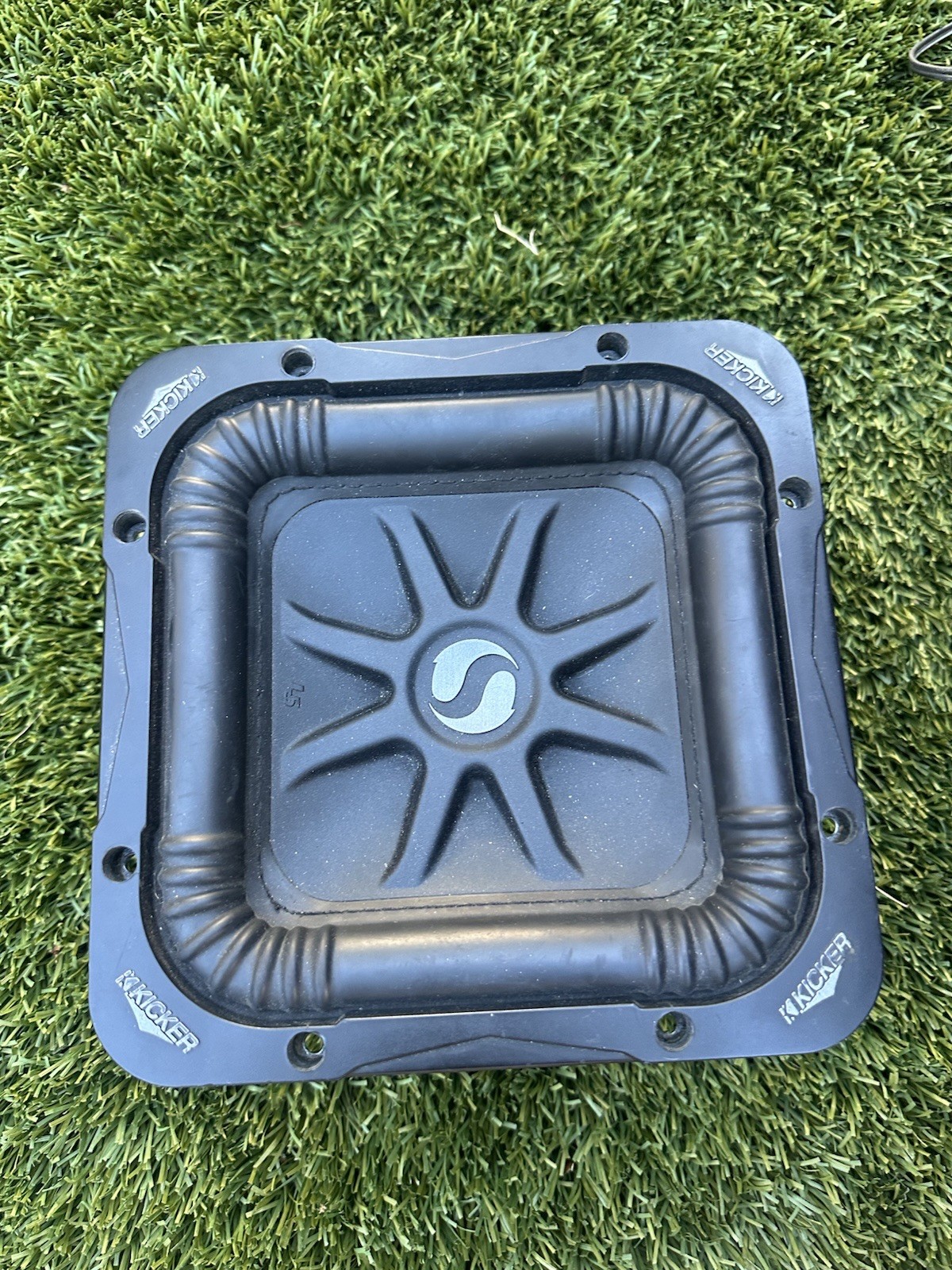 Kicker S8L5 8-inch subwoofer with enclosure for powerful bass