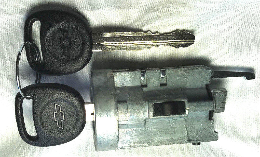 Ignition Lock Cylinder With 2 Keys For 2004-2013 Chevy GMC Canyon Colorado - Replacement Part