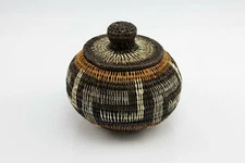 Wounaan Indian Hand Woven Classic Design Panama Basket w/ Top