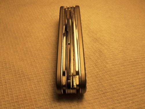 VICTORINOX SWISS ARMY KNIFE * TITANIUM SCALES & 14 FUNCTIONS * WAS $250 REDUCED! - Picture 17 of 24