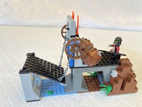 LEGO Castle Knight&rsquo;s Kingdom Citadel of Orlan (8780) 98% Complete With Manual