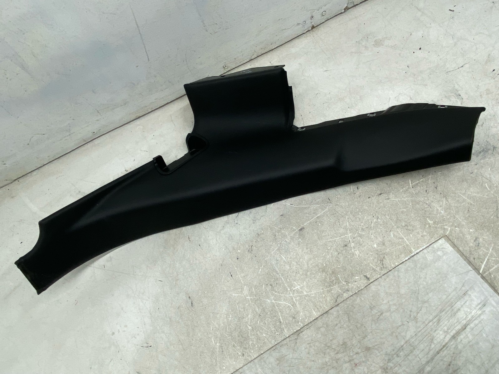 Bentley Bentayga 2015-2020 Rear Right Lower Pillar cover moldings 2 pcs