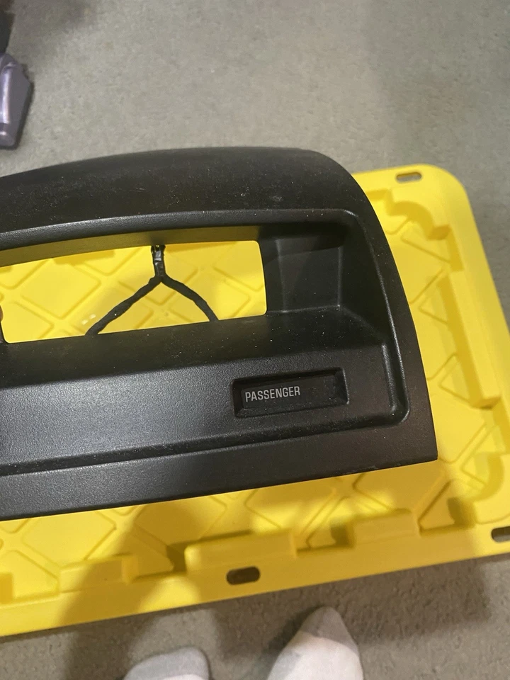 2004-2012 Mitsubishi Galant Center Dash Clock Trim Bezel Cluster Visor OEM — 第 2/4 张图片