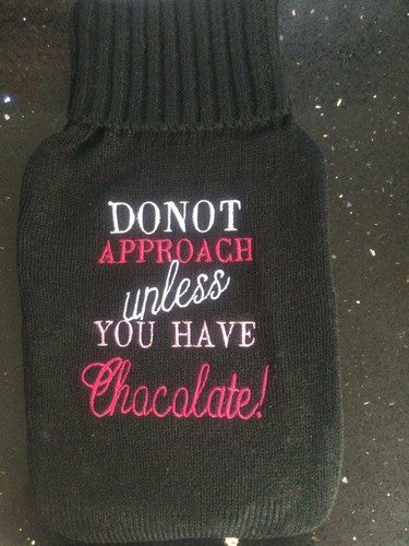 Removable 2L Novelty Embroidered Hot Water Bottle Knitted Cover 4 Colours - Picture 2 of 8