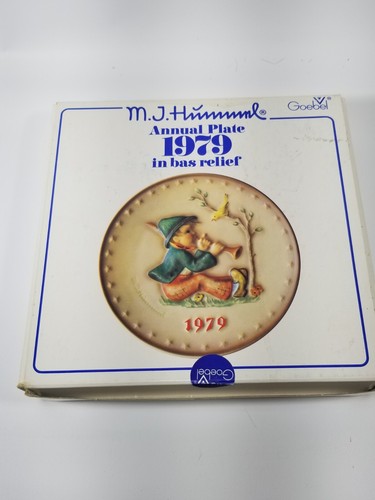 1979 -M.J. HUMMEL ANNUAL 8" PLATE BY GOEBEL'S HAND PAINTED, BAS RELIEF PLATE IOB - Picture 6 of 10