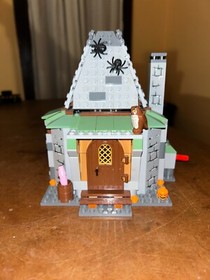 LEGO Harry Potter: Hagrid's Hut (4738) and Hogwarts (4867) - Read Description!