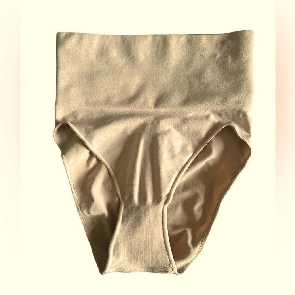 SKIMS Core Control Brief for Women Size S/M High-Waisted Shaping Underwear