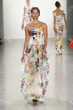 NWT Chiara Boni Noriana Gown Summer Flowers 4 1390 Iconic Early Chiara Boni 