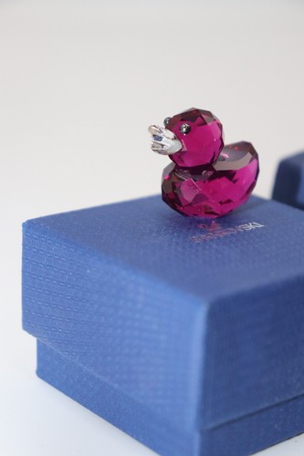 Swarovski 1041290 Sweet Alicia Mini Happy Duck Crystal Figurine With Box - Picture 3 of 14