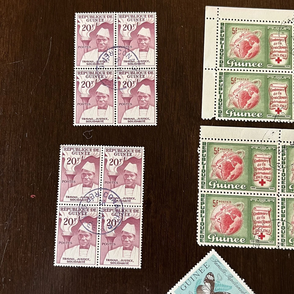 LOTE BLOQUE SELLOS GUINEA CRUZ ROJA, MARIPOSAS Y MÁS Foto 2 de 4