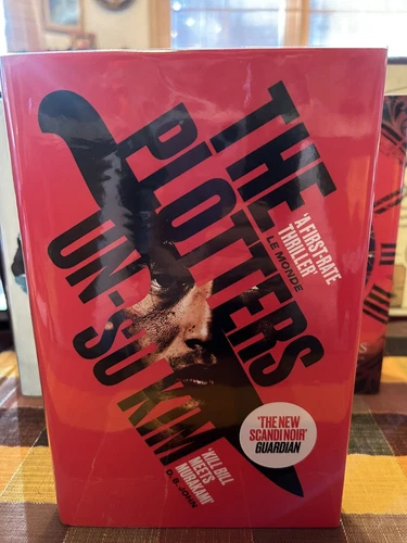 MASSIVE LIB *The Plotters  Un-Su Kim (HC 2019) SIGNED LTD #194/700 UK 1ST/1ST LN