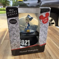 Disney Mickey Mouse Musical Waterglobe 2021 Graduation Theme Snow Globe