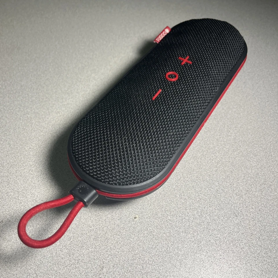 Altavoz Portátil FUGOO Bluetooth Go Negro con Borde Rojo Modelo FSNA3 Foto 2 de 4