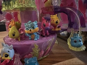 Spin master Hatchimals Colleggtibles 19126 Secret Scene Playground Purple Egg