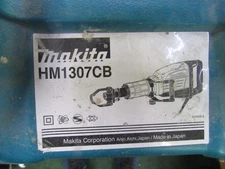 Makita HM1307CB 35-Pound 14.0 Amp Variable Speed Corded Demolition Hammer