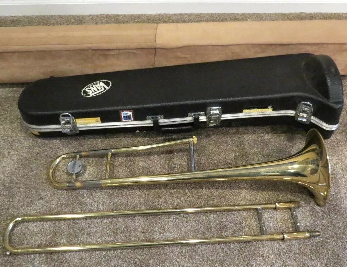 Yamaha YSL-354 Trombone, Japan, with Yamaha Case & mouthpiece, Good  Condition