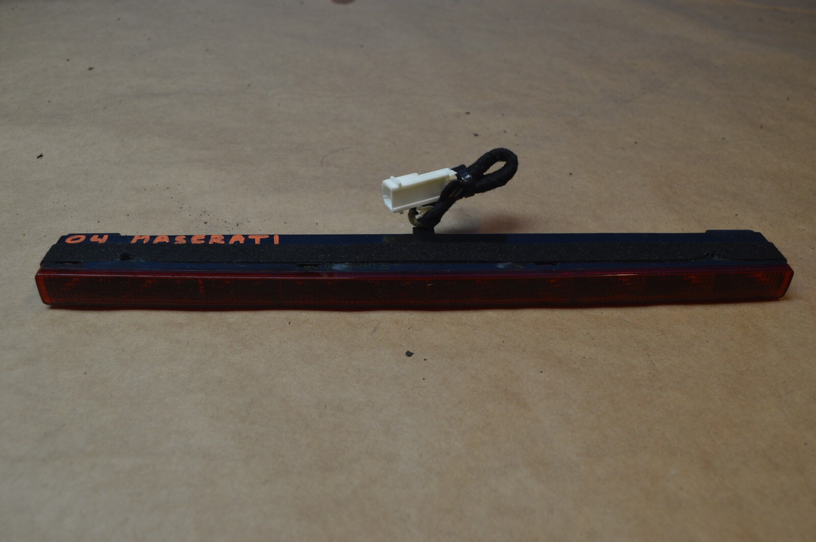 2004 M138 MASERATI GT COUPE REAR DECK THIRD 3RD BRAKE LIGHT LED