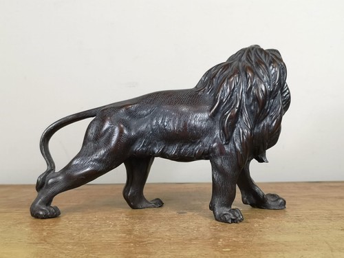 Stehender Löwe Figur - Bild 4 von 12