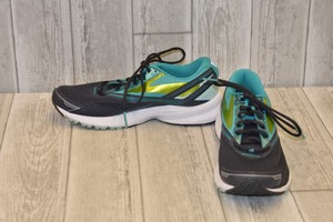 brooks launch 4 women's size 9