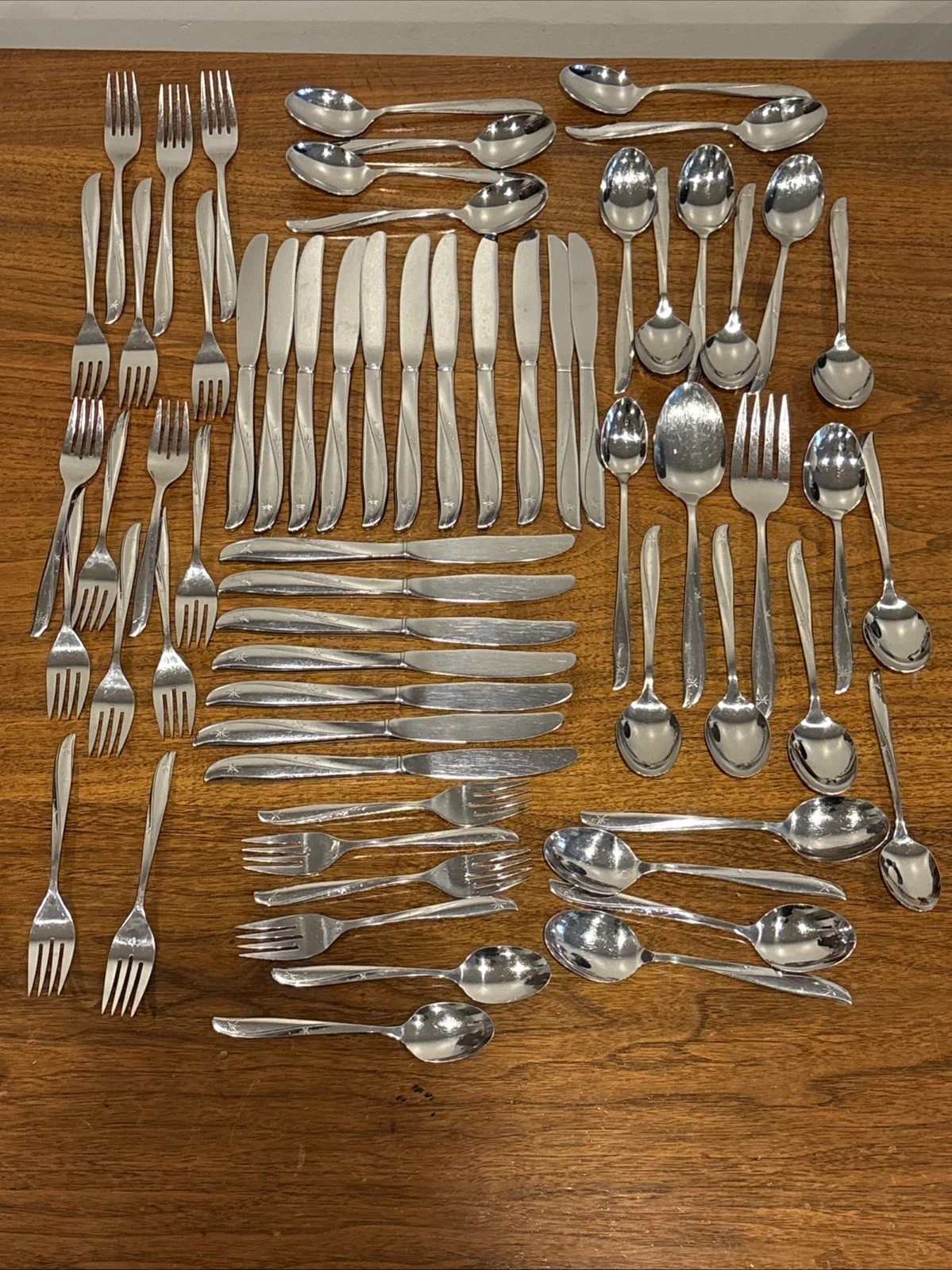 64 Pieces Oneida Community “ Twin Star ” Stainless Flatware Serving Fork Spoon
Opens in a new window