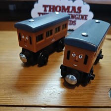 New Light up & Reveal Annie & Clarabel Train Carriages Thomas Wooden Railway