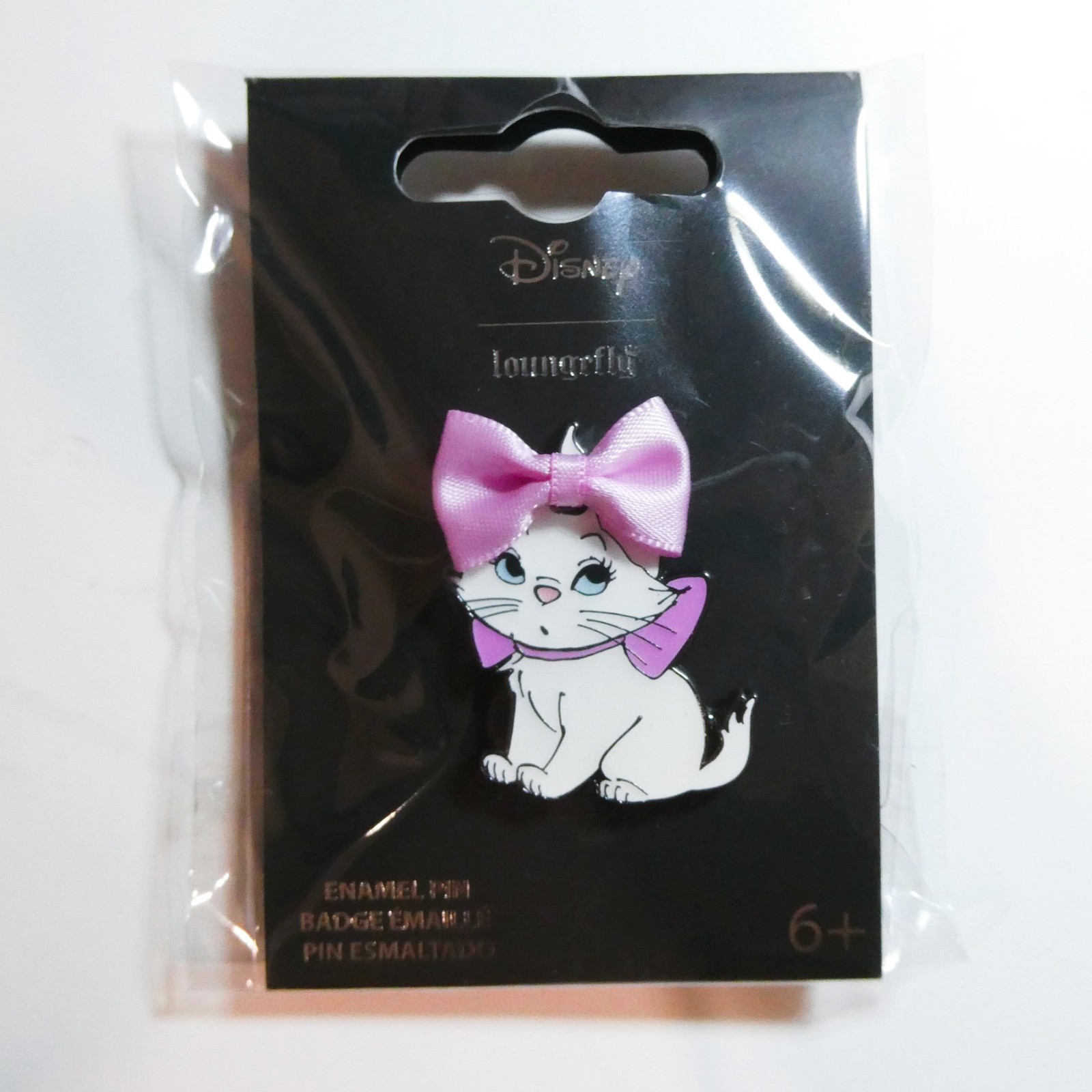 NEW Sealed Loungefly Disney The Aristocats Marie 3D Bow Ribbon Pin 2025 On Card