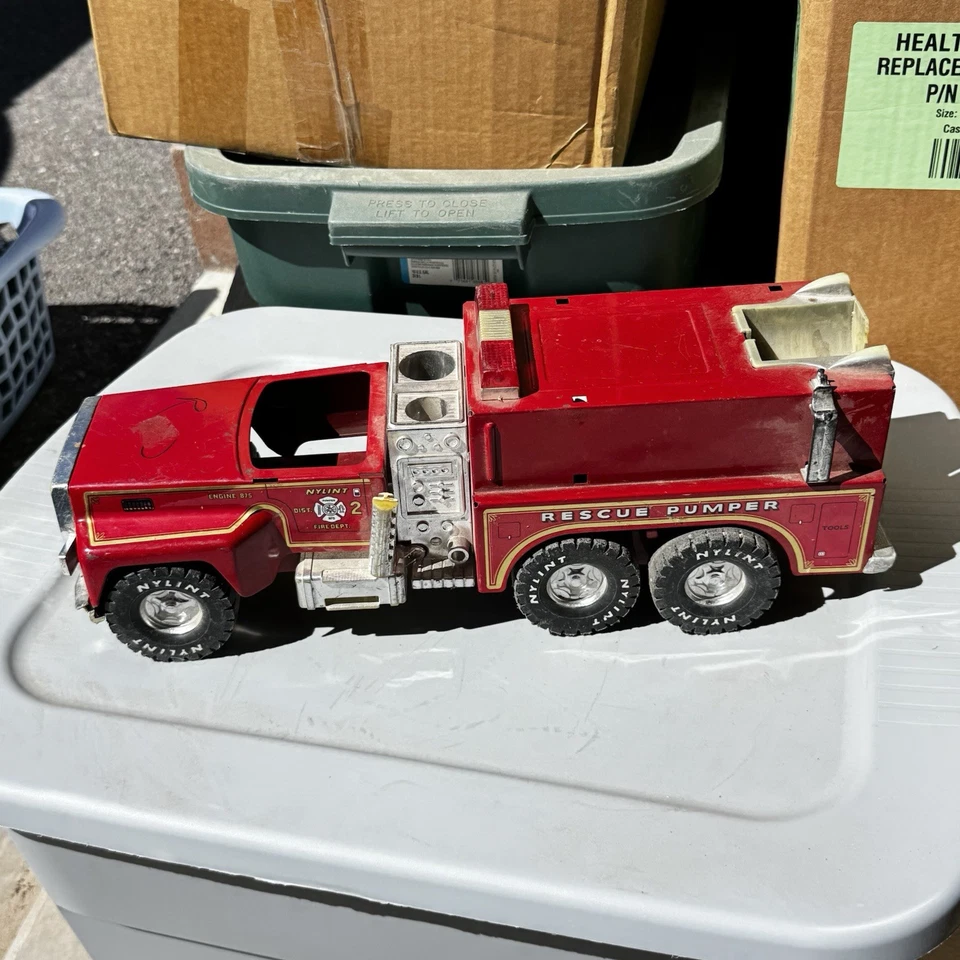 Vintage Nylint Rescue Pumper Fire Truck No 875 Pressed Metal Ford 17" Incomplete - Image 4 of 4