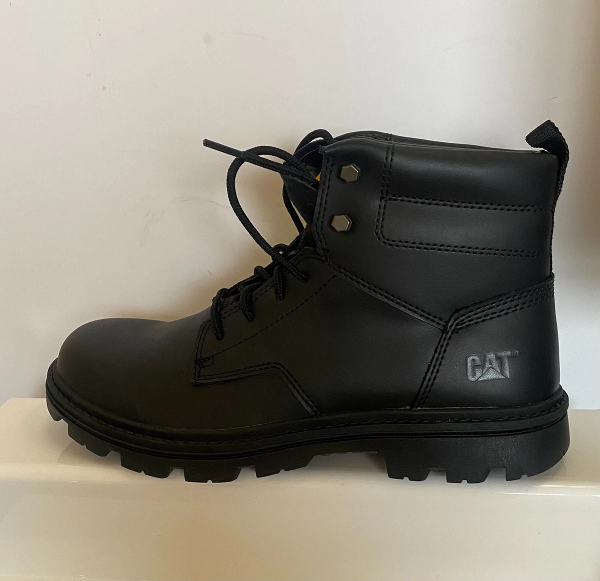 Caterpillar mid boots hotsell