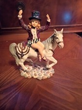Statuina Bambino di ieri Chiara a cavallo al circo